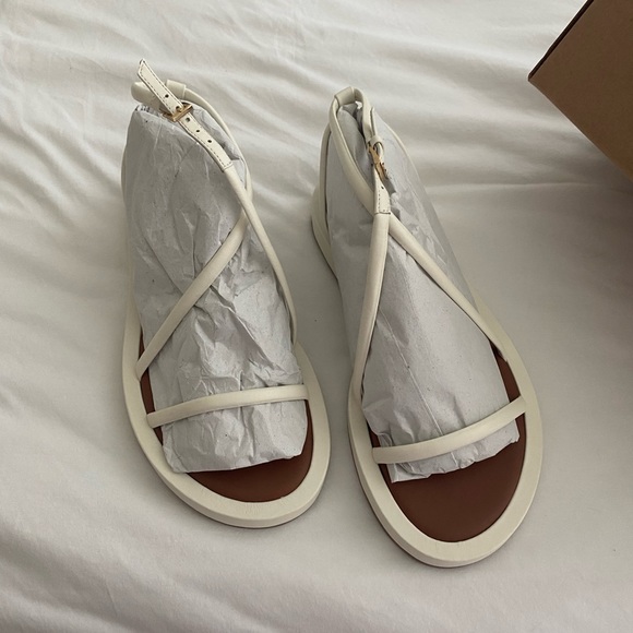 Reformation Arni Off-White Sandals - Picture 2 of 5